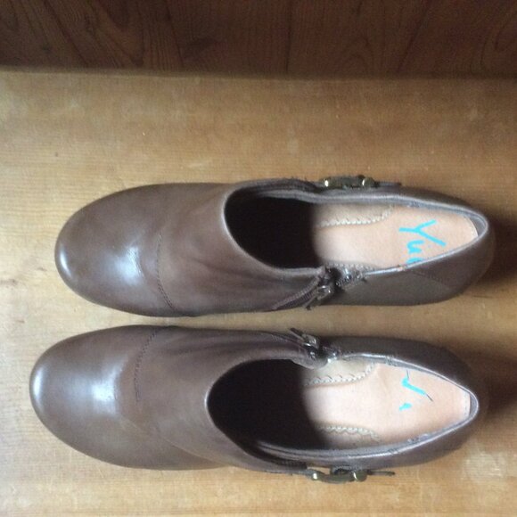 Yuu Tammy Light Brown Leather Upper Stacked Heel Western Ankle Boot Size 8.5M - Picture 8 of 10